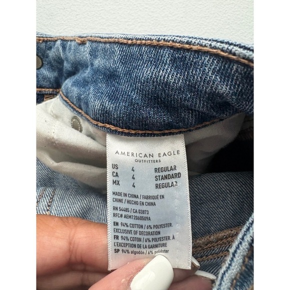 American Eagle Mom Jeans Size 4 Ripped Knee Distressed Denim Comfort Stretch - Picture 5 of 8
